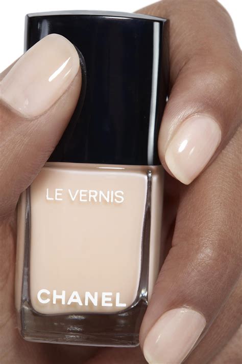 chanel nail polish white silk